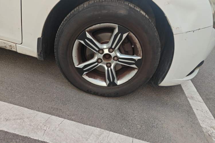 Used Chevrolet Cruze 2012 1.6L SL MT Right Front Wheel Hub