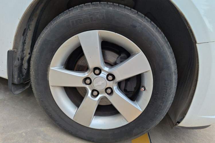 Used Chevrolet Cruze 2012 1.6L SE Automatic Right Front Wheel Hub