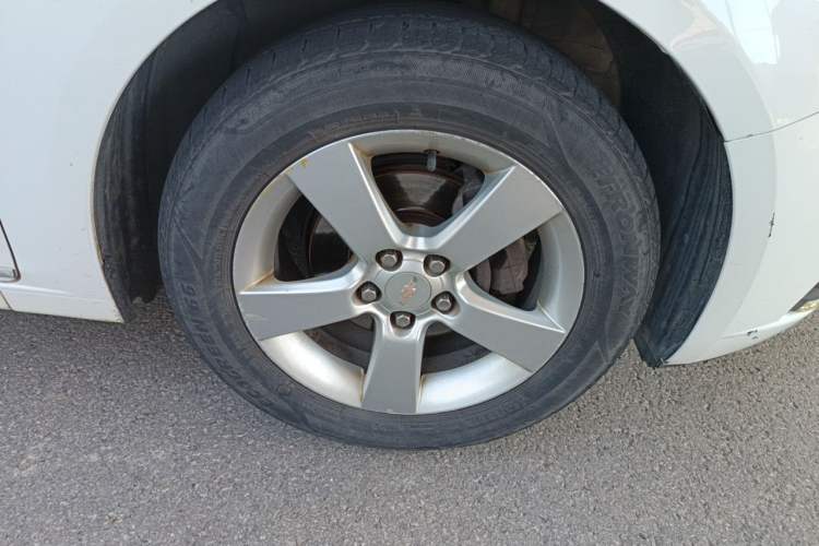 Used Chevrolet Cruze 2012 1.8L SE AT Right Front Wheel Hub