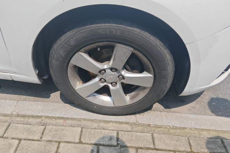 Used Chevrolet Cruze 2012 1.8L SE AT Right Front Wheel Hub