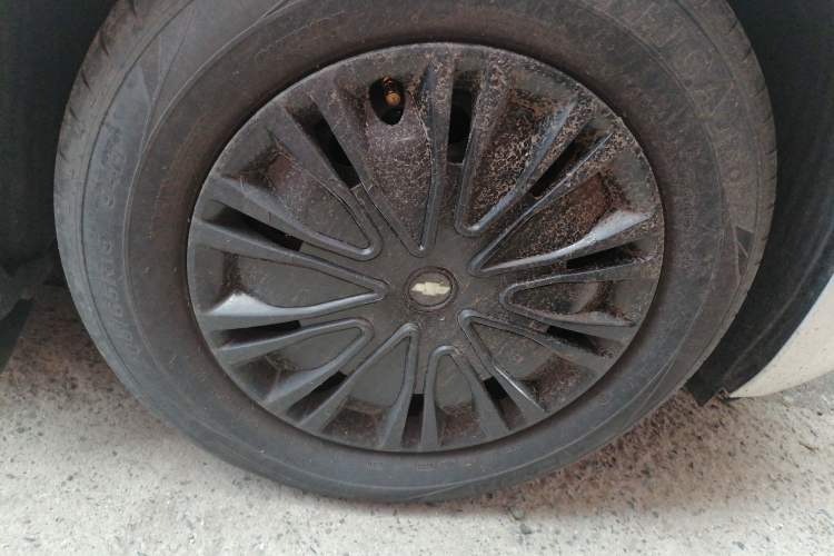 Used Chevrolet Cruze 2012 1.6L SL MT Right Front Wheel Hub