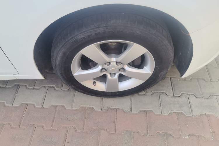 Used Chevrolet Cruze 2012 1.8L SE AT Right Front Wheel Hub