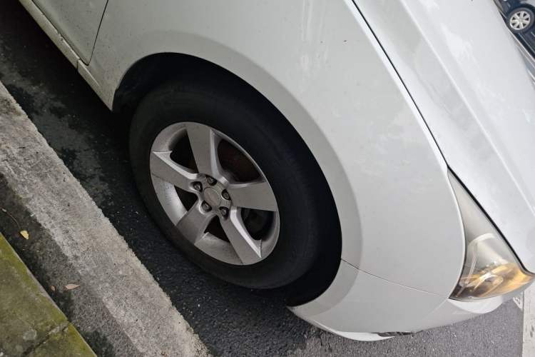 Used Chevrolet Cruze 2012 1.6L SE MT Right Front Wheel Hub