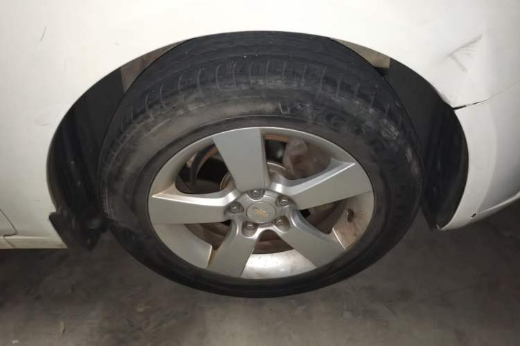 Used Chevrolet Cruze 2012 1.6L SE MT Right Front Wheel Hub