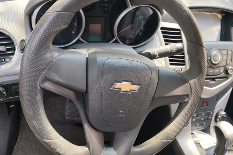 Used Chevrolet Cruze 2012 1.8L SE AT Steering Wheel