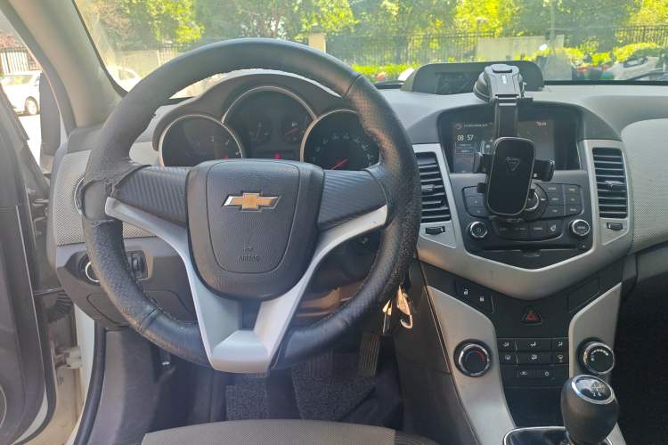 Used Chevrolet Cruze 2012 1.6L SL MT Steering Wheel