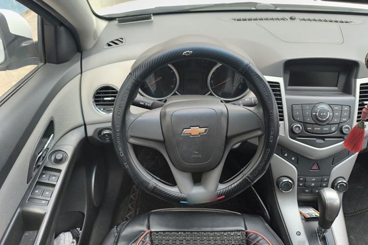 Used Chevrolet Cruze 2012 1.8L SE AT Steering Wheel