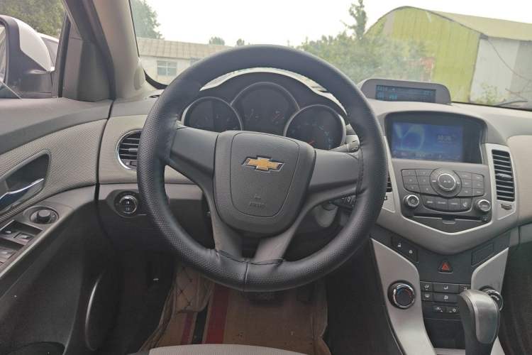 Used Chevrolet Cruze 2012 1.8L SE AT Steering Wheel