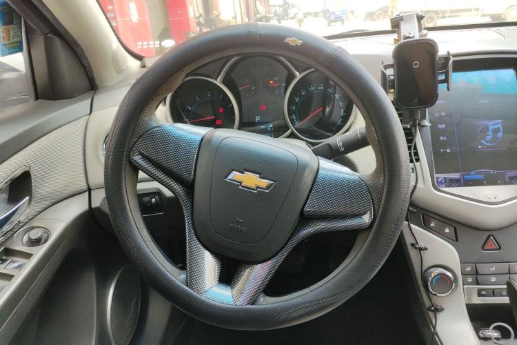 Used Chevrolet Cruze 2012 1.8L SE AT Steering Wheel