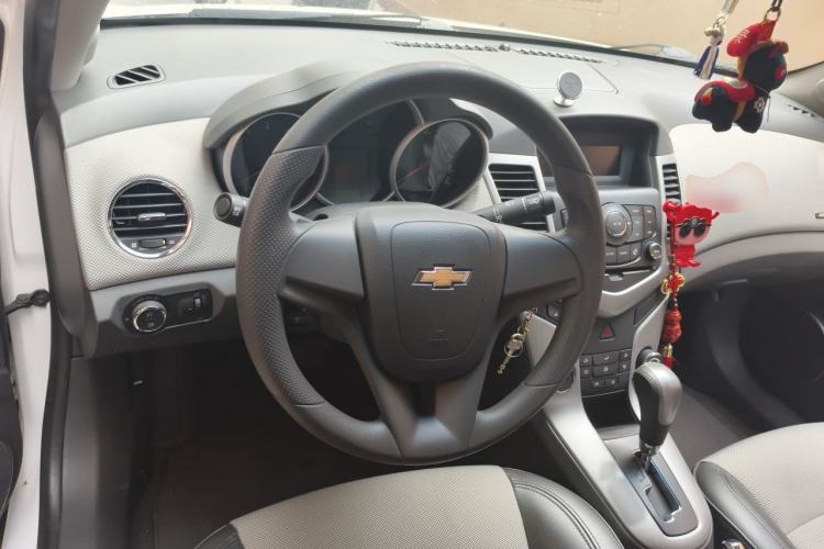 Used Chevrolet Cruze 2012 1.8L SE AT Steering Wheel