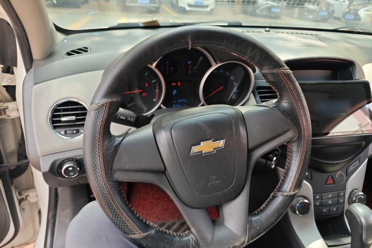 Used Chevrolet Cruze 2012 1.8L SE AT Steering Wheel