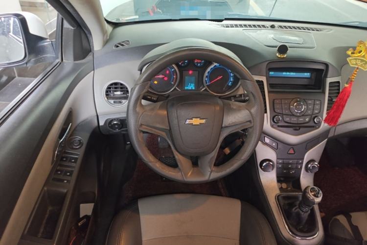 Used Chevrolet Cruze 2012 1.6L SL MT Steering Wheel