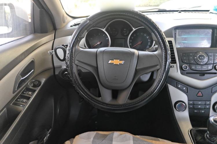 Used Chevrolet Cruze 2012 1.6L SL MT Steering Wheel