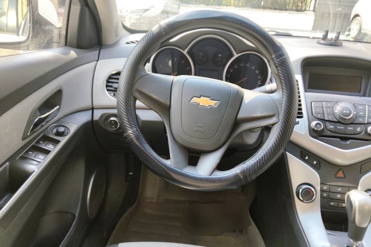 Used Chevrolet Cruze 2012 1.8L SE AT Steering Wheel