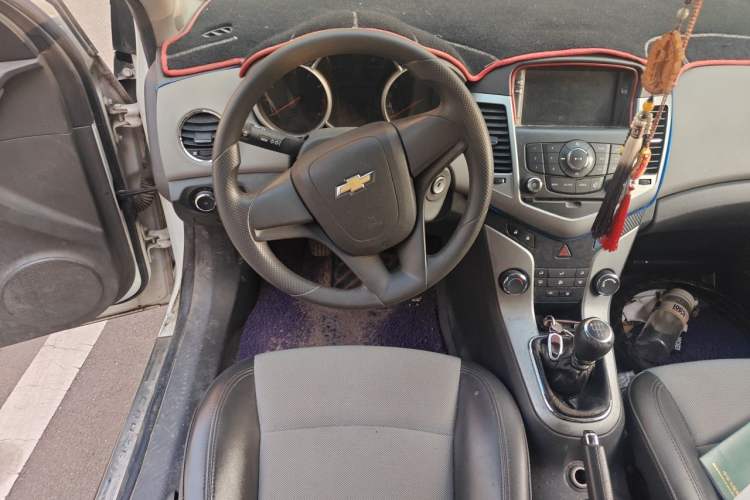 Used Chevrolet Cruze 2012 1.6L SL MT Steering Wheel