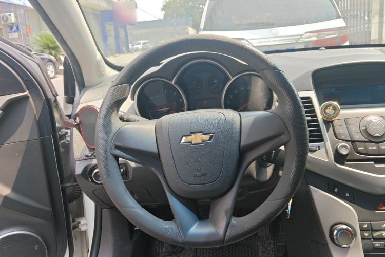 Used Chevrolet Cruze 2012 1.8L SE AT Steering Wheel