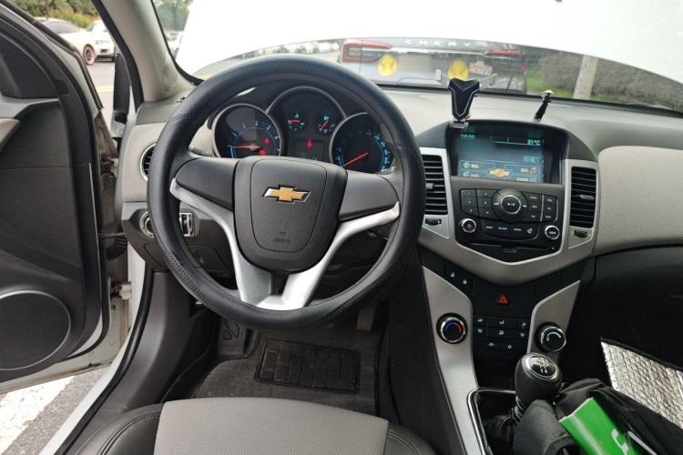 Used Chevrolet Cruze 2012 1.6L SE MT Steering Wheel