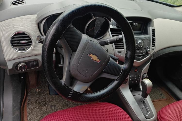 Used Chevrolet Cruze 2012 1.8L SE AT Steering Wheel