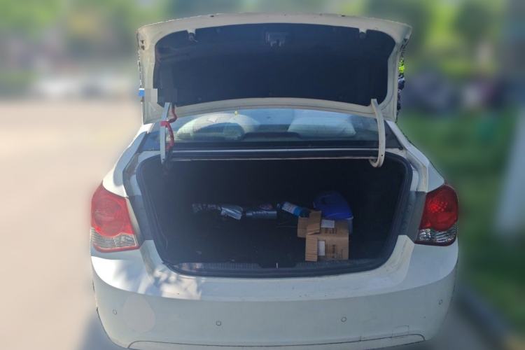 Used Chevrolet Cruze 2012 1.6L SL MT Trunk