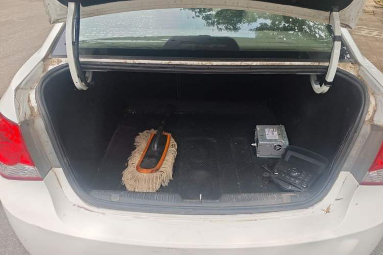 Used Chevrolet Cruze 2012 1.6L SE Automatic Trunk