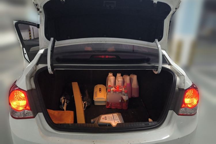 Used Chevrolet Cruze 2012 1.6L SE MT Trunk