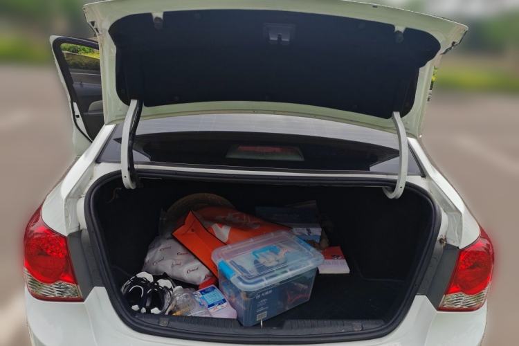 Used Chevrolet Cruze 2012 1.6L SE MT Trunk