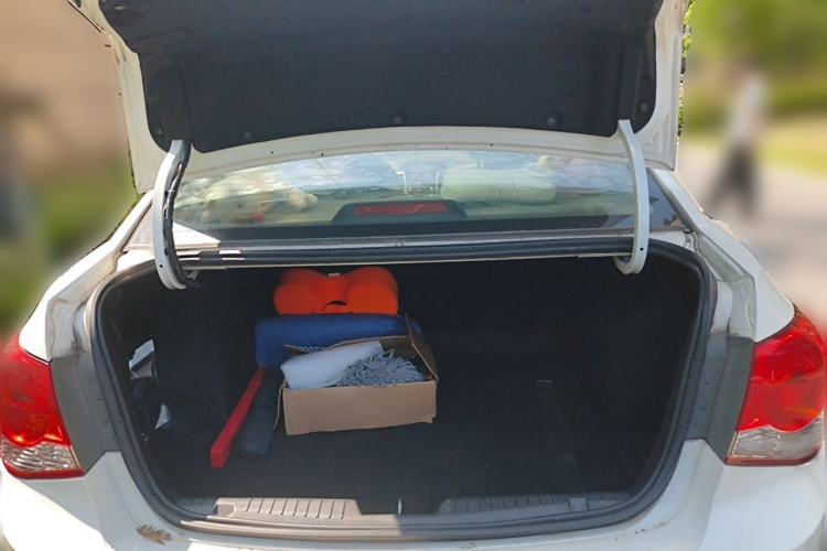 Used Chevrolet Cruze 2012 1.6L SE MT Trunk
