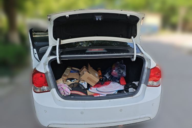 Used Chevrolet Cruze 2012 1.6L SL Grand Edition Manual Transmission Trunk