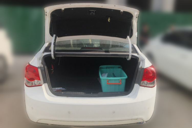 Used Chevrolet Cruze 2012 1.6L SE MT Trunk