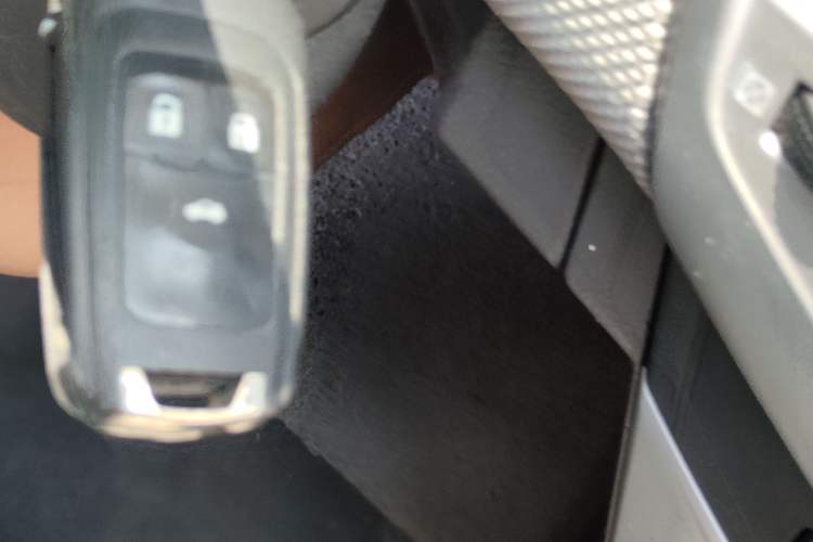 Used Chevrolet Cruze 2012 1.8L SE AT Vehicle Key