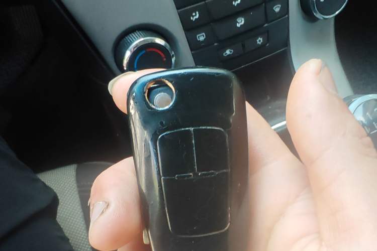 Used Chevrolet Cruze 2012 1.6L SL MT Vehicle Key