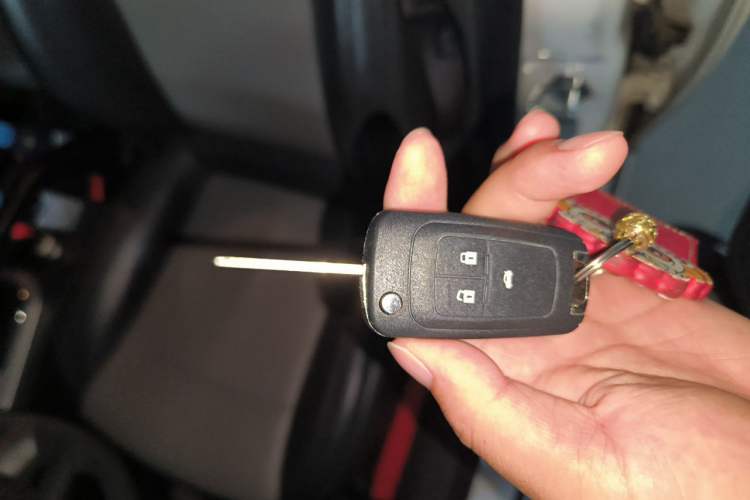 Used Chevrolet Cruze 2012 1.6L SE MT Vehicle Key