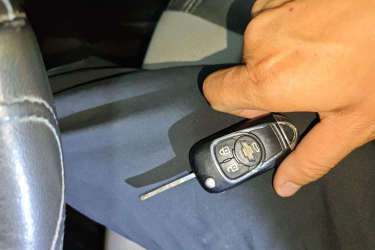 Used Chevrolet Cruze 2012 1.6L SE MT Vehicle Key