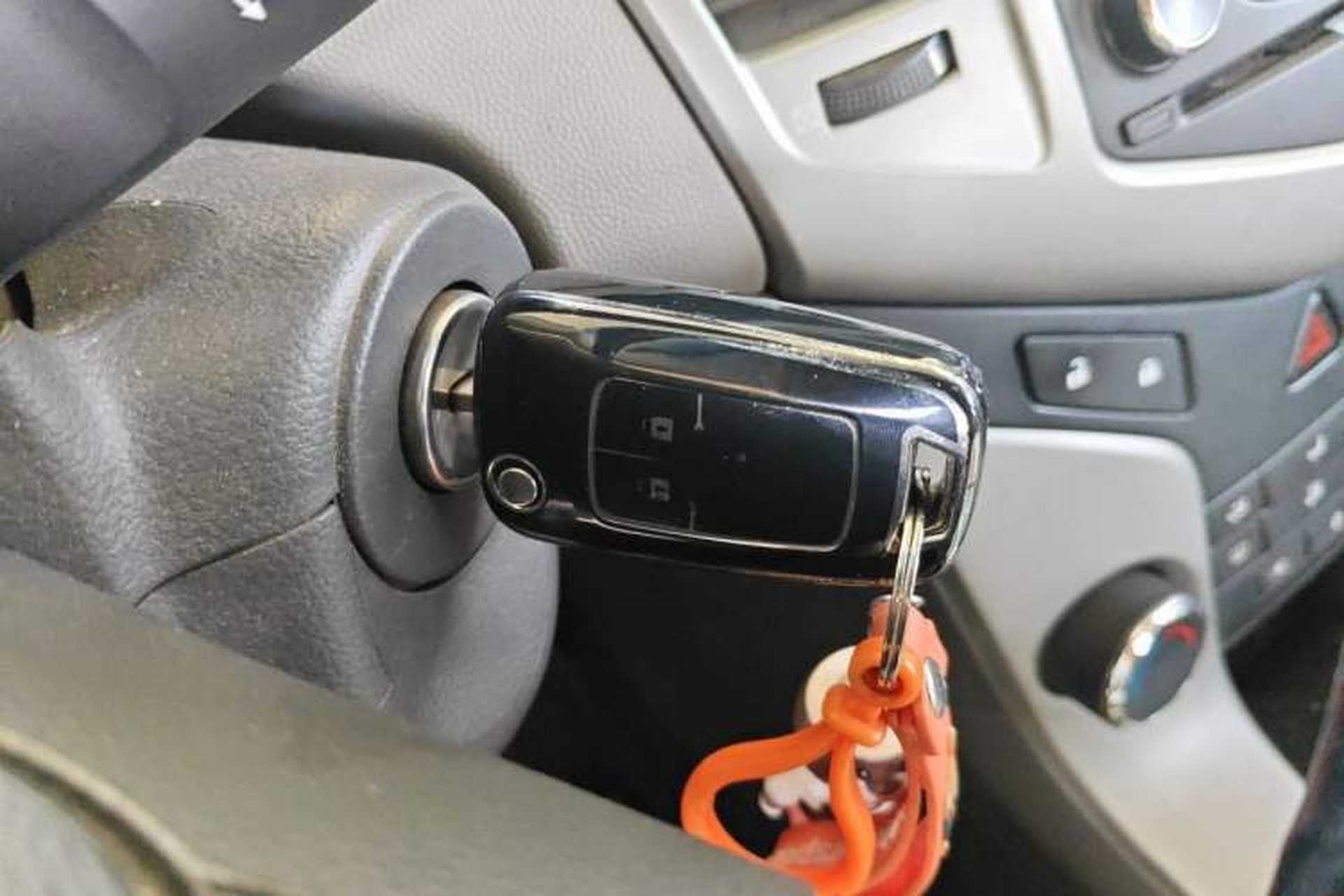Used Chevrolet Cruze 2012 1.6L SL MT Vehicle Key