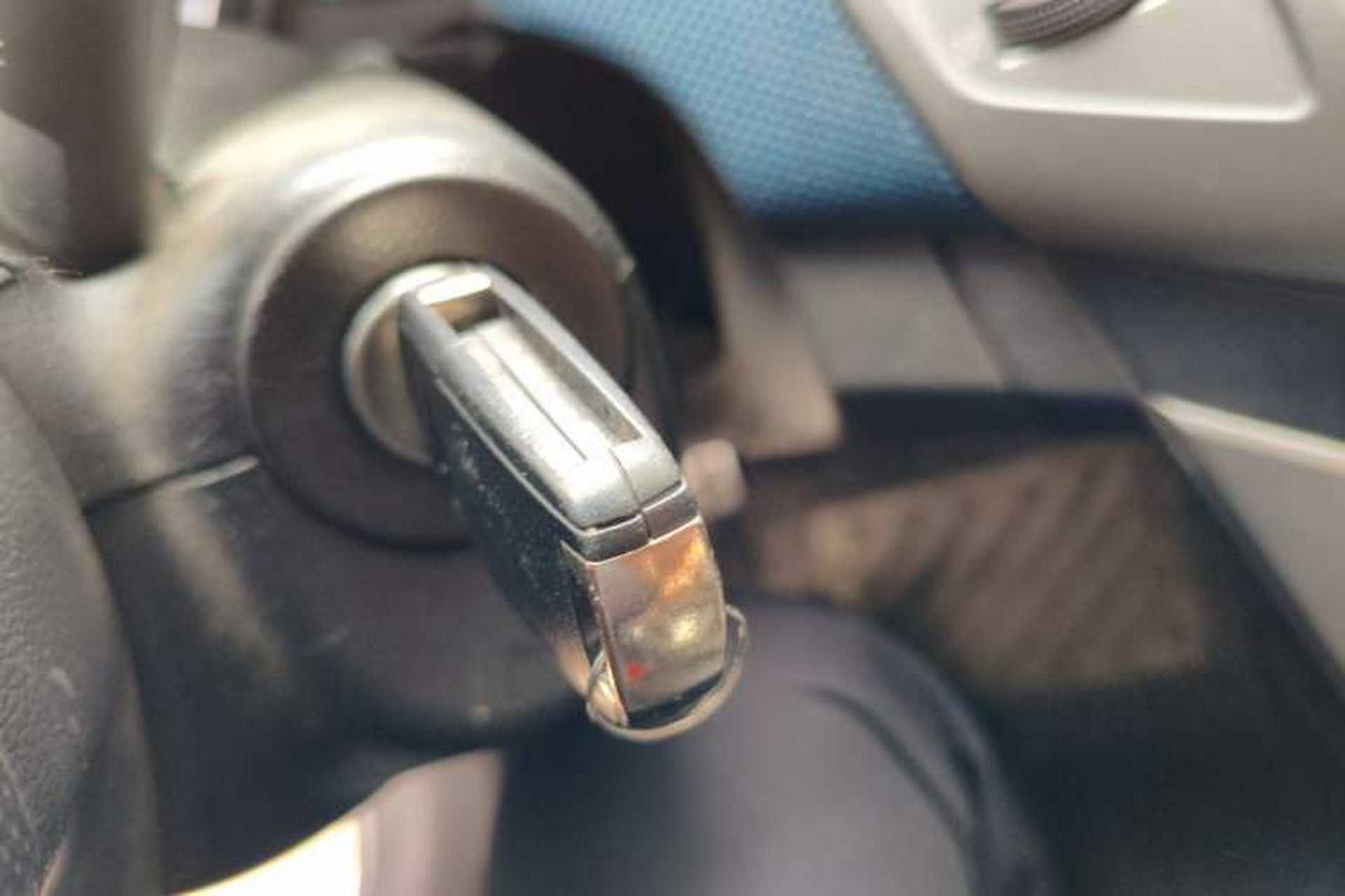 Used Chevrolet Cruze 2012 1.6T SE MT Vehicle Key