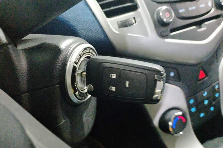 Used Chevrolet Cruze 2012 1.6T SE MT Vehicle Key