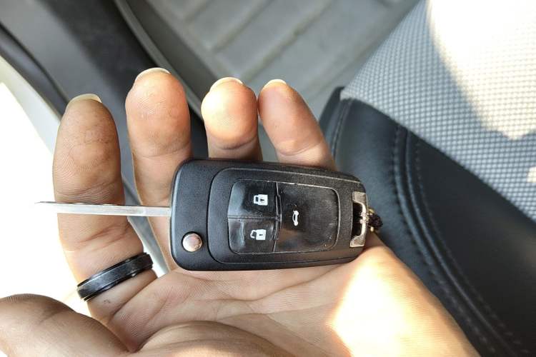 Used Chevrolet Cruze 2012 1.8L SE AT Vehicle Key