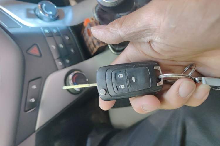 Used Chevrolet Cruze 2012 1.6L SL MT Vehicle Key