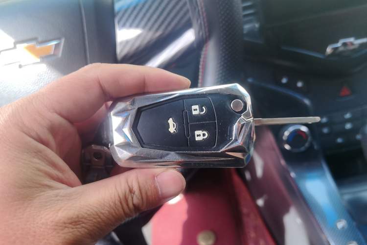 Used Chevrolet Cruze 2012 1.8L SE AT Vehicle Key