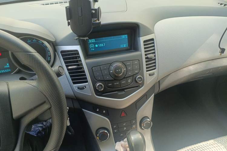 Used Chevrolet Cruze 2012 1.8L SE AT Audio And AC Panel