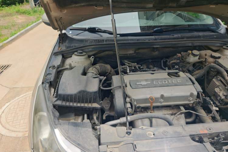 Used Chevrolet Cruze 2012 1.8L SE AT Engine Bay Right