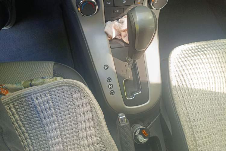 Used Chevrolet Cruze 2012 1.8L SE AT Gear Lever