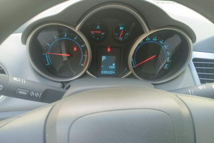 Used Chevrolet Cruze 2012 1.8L SE AT Instrument Cluster