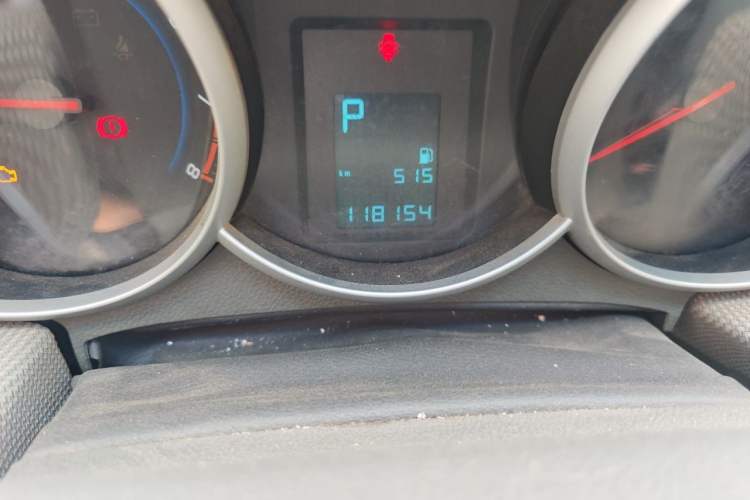 Used Chevrolet Cruze 2012 1.8L SE AT Odometer Close Up