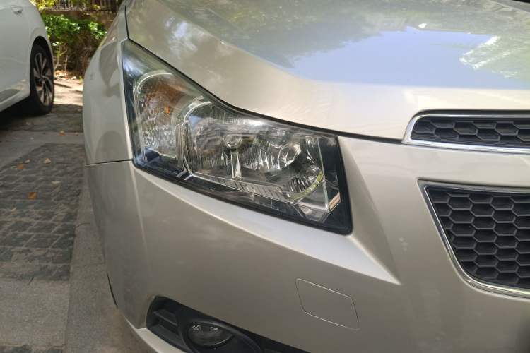 Used Chevrolet Cruze 2012 1.8L SE AT Right Front Headlight
