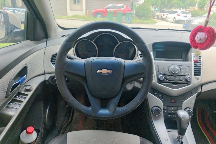 Used Chevrolet Cruze 2012 1.8L SE AT Steering Wheel