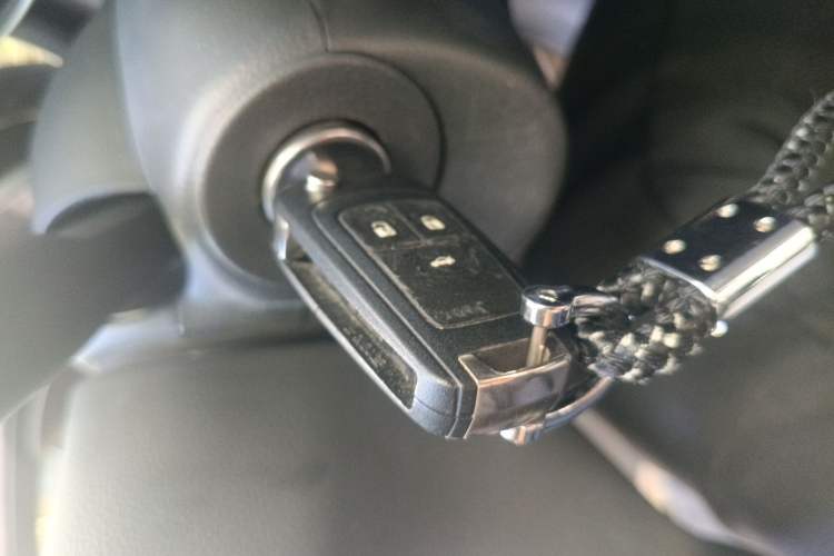 Used Chevrolet Cruze 2012 1.8L SE AT Vehicle Key