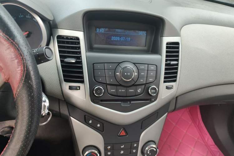 Used Chevrolet Cruze 2013 1.6L SE MT Audio And AC Panel