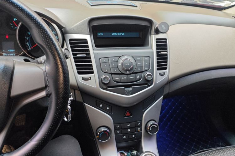 Used Chevrolet Cruze 2013 1.6L SL MT Audio And AC Panel