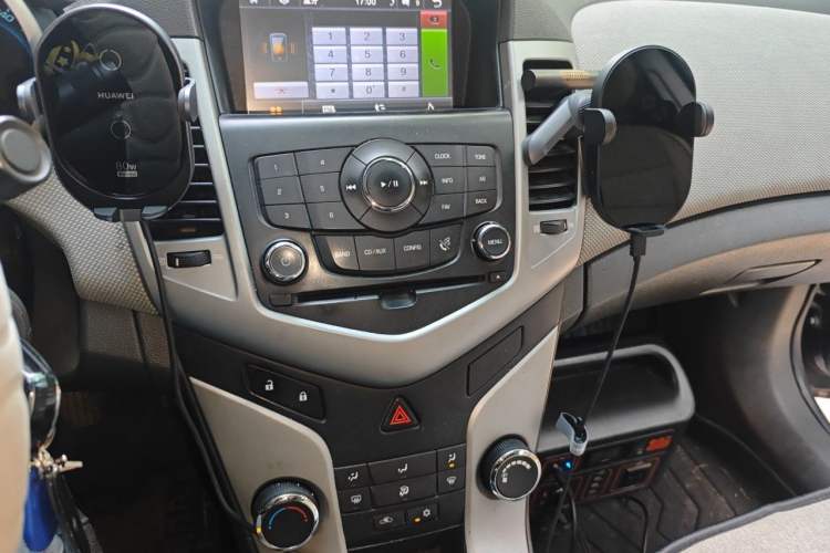 Used Chevrolet Cruze 2013 1.6L SE MT Audio And AC Panel